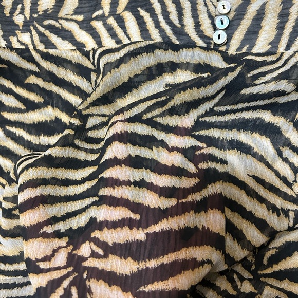 Zebra Print Button-Up Blouse - Picture 4 of 5
